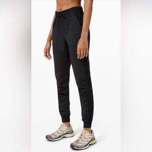 Lululemon Joggers - BEYOND THE STUDIO JOGGER
